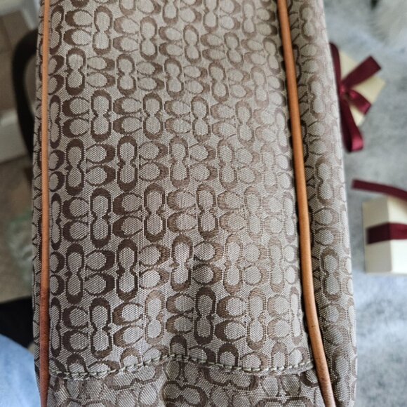 Coach Signature Hudson Commuter Messenger Bag - GUC Tan/Brown - Picture 9 of 11